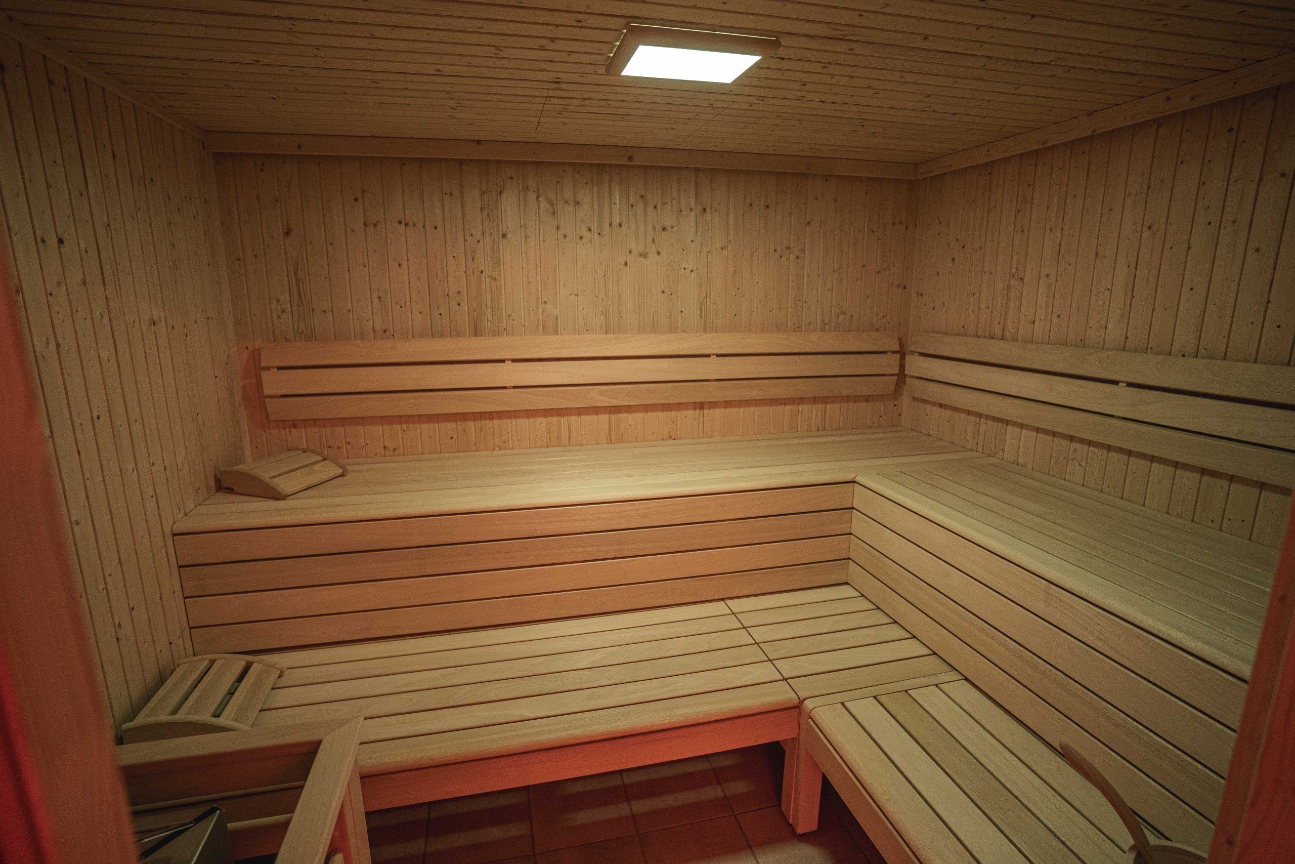 Enns HappyFit innen Sauna