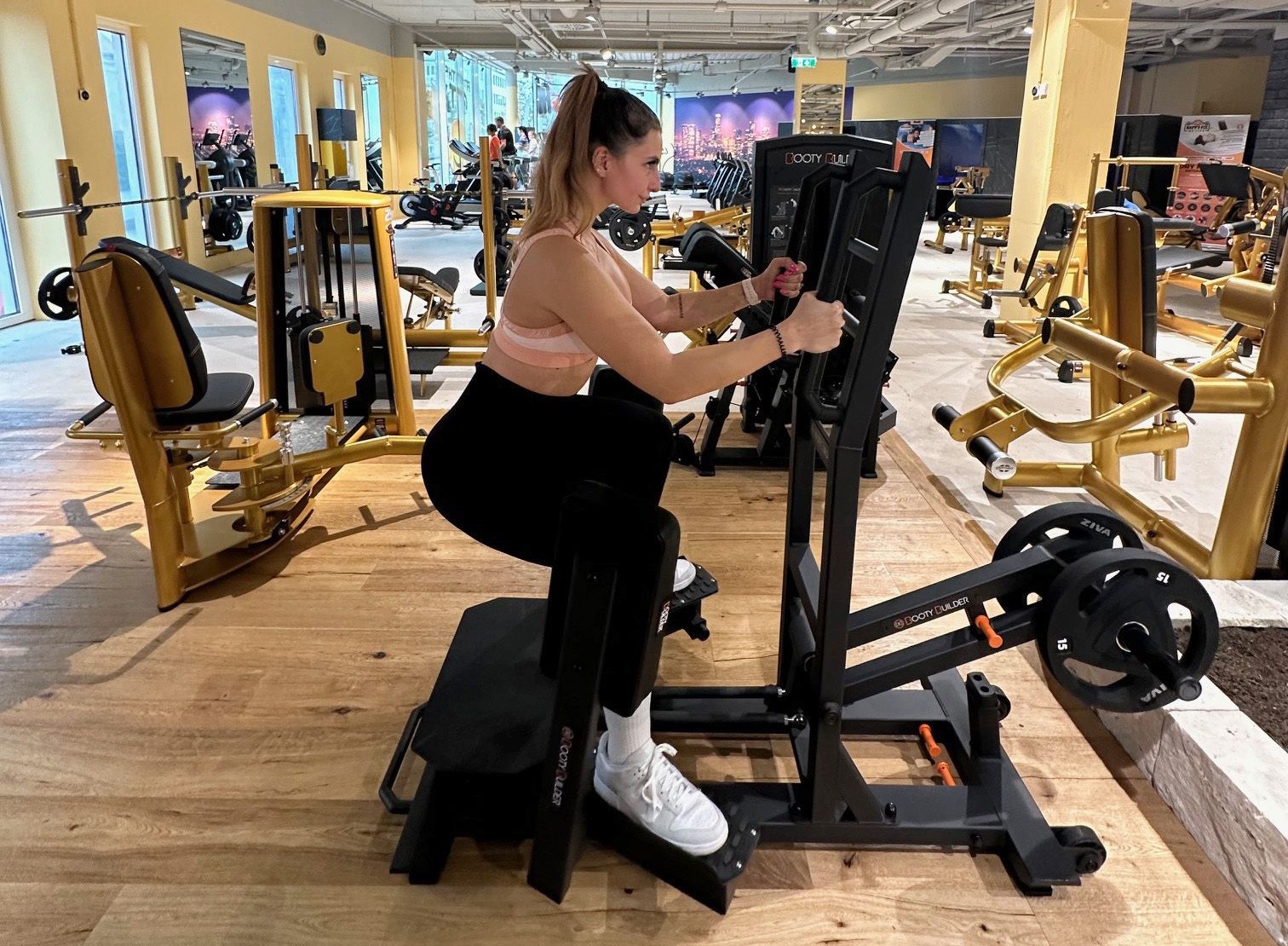 booty builder HappyFit